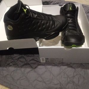 Jordan retro 13 black/altitude green